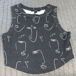 FACE DESIGN CROP TOP